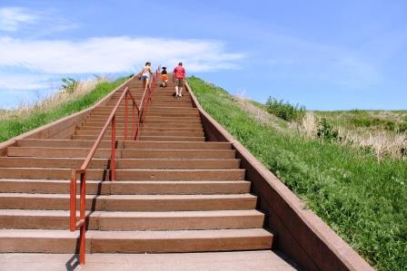 Cahokia Mounds: Explore the Largest Prehistoric Indian Site in U.S.