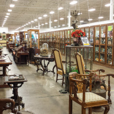 Relics Antique Mall and Tea Room: Largest Antique Mall in Missouri
