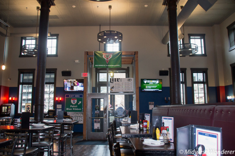 Jackson’s Blue Ribbon Pub Serving Nostalgia in Milwaukee