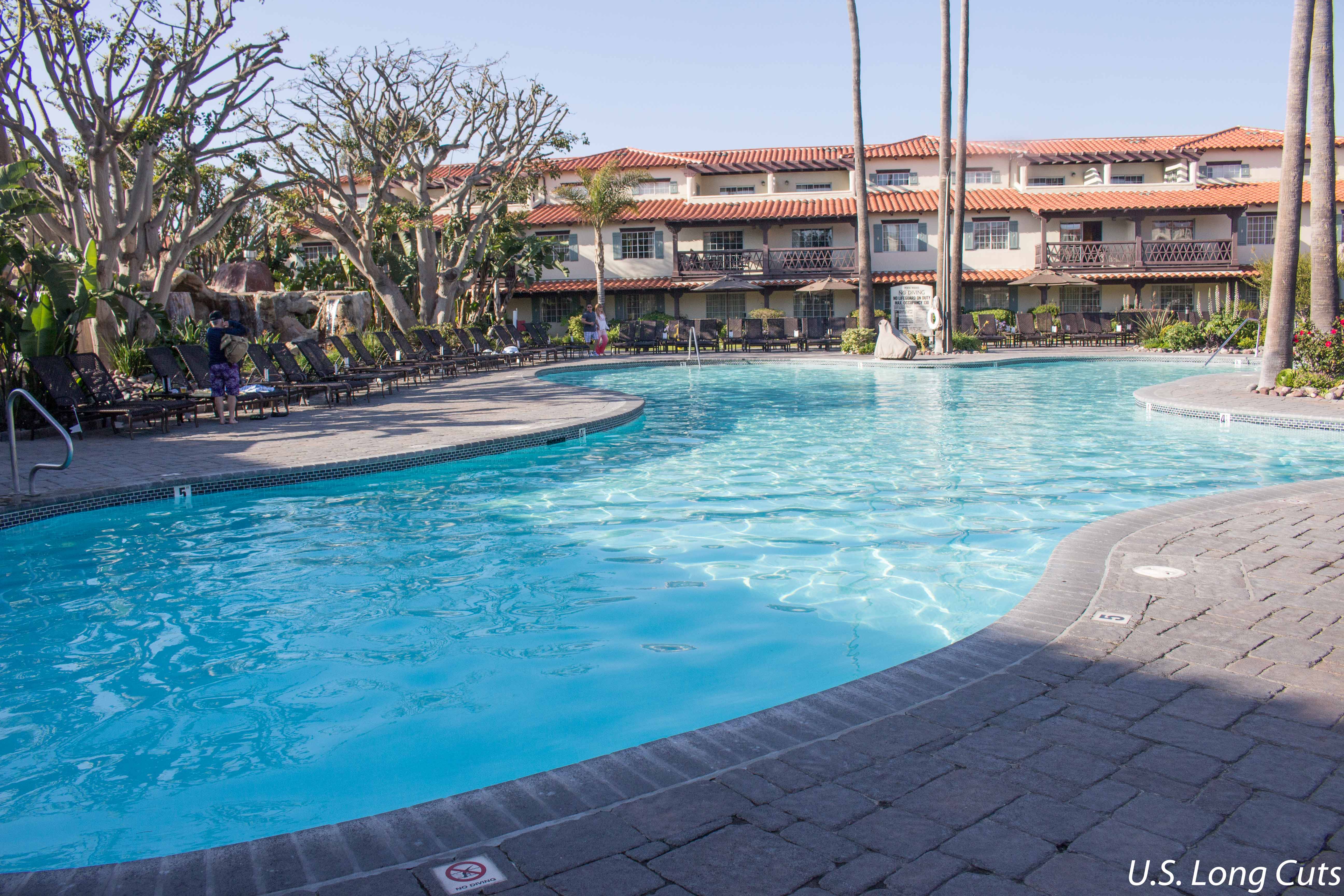 Embassy Suites Mandalay Beach pool
