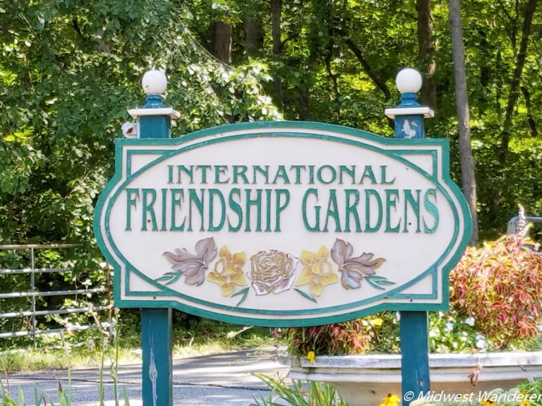 Exploring Friendship Botanic Gardens