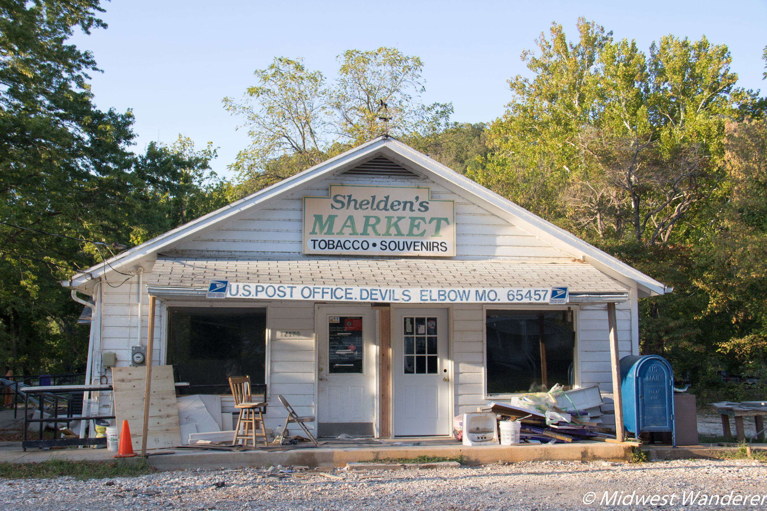 Route 66 through Pulaski County - Shelden's Market and Post Office in Devil's Elbow