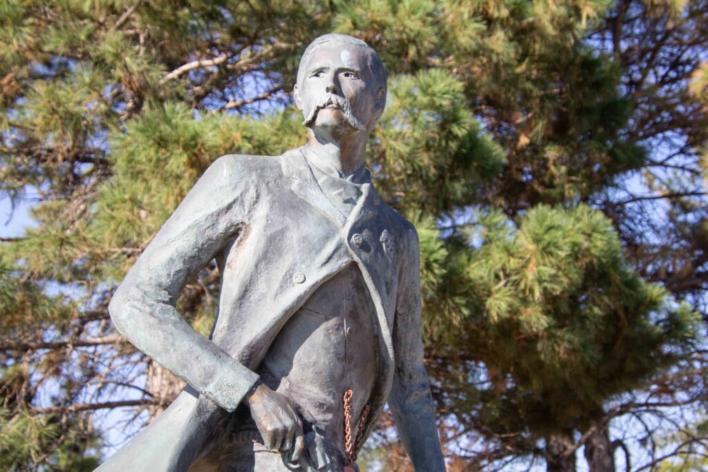 Statue of Wyatt Earp